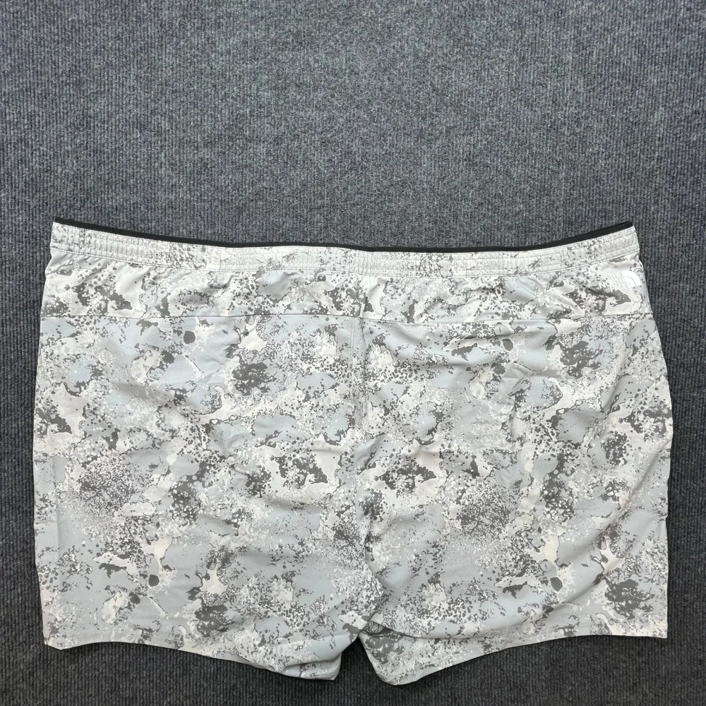 The North Face FlashDry Shorts Grey White Digi Camo Mens XL NWT Hiking Running